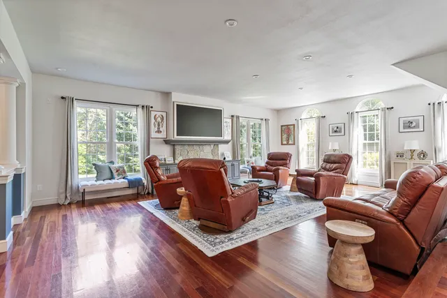 $1,975,000 | 7 Hunter Drive, Hampton, NH 03842