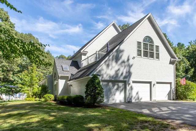 $1,975,000 | 7 Hunter Drive, Hampton, NH 03842