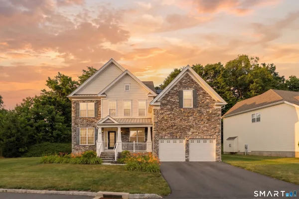 $850,000 | 10 Reid Lane, Bethel, CT 06801