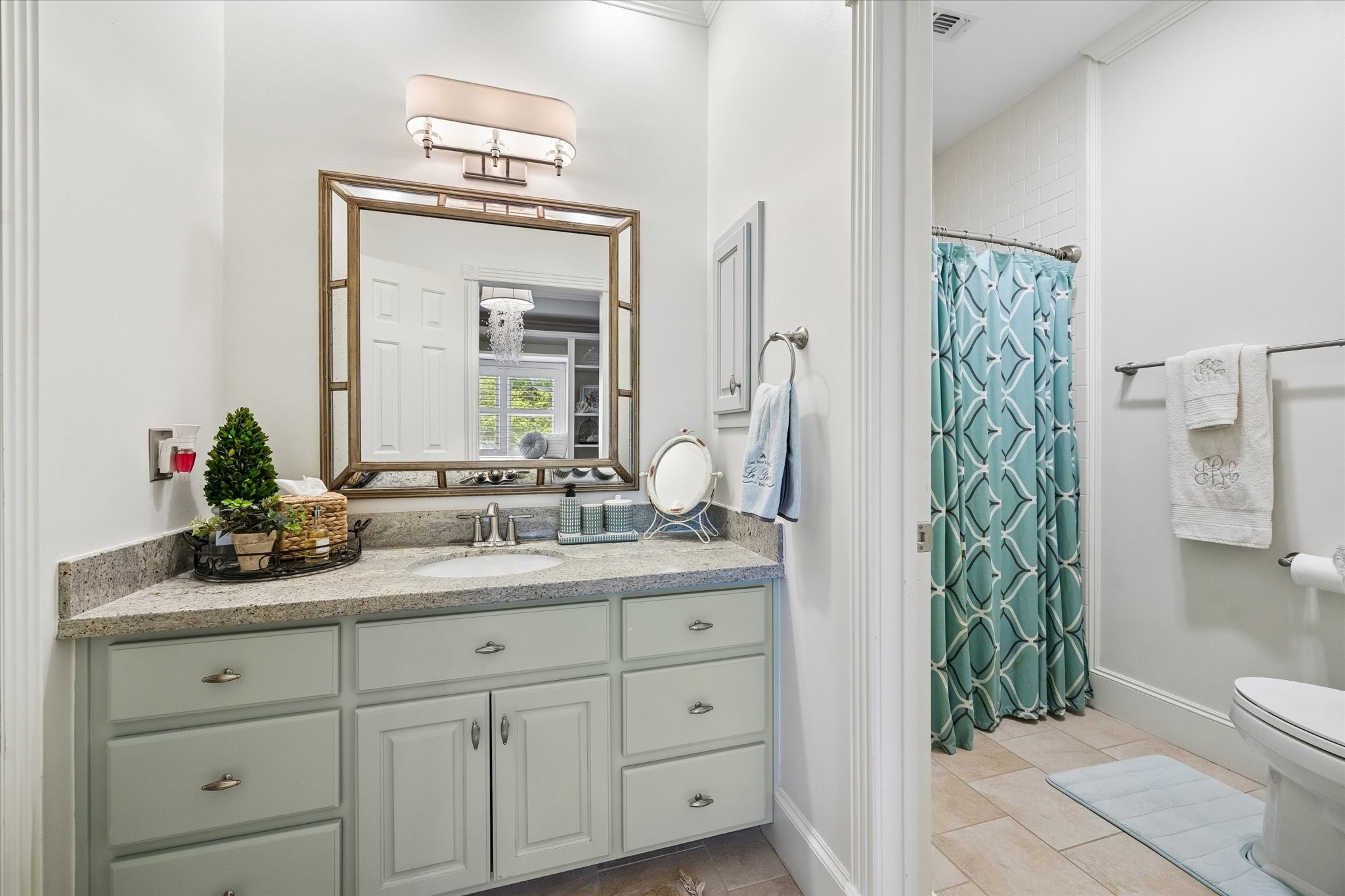 597 Piney Point Road Piney Point Village, TX 77024 - Photo 27 of 39 Guest Bathroom 3.