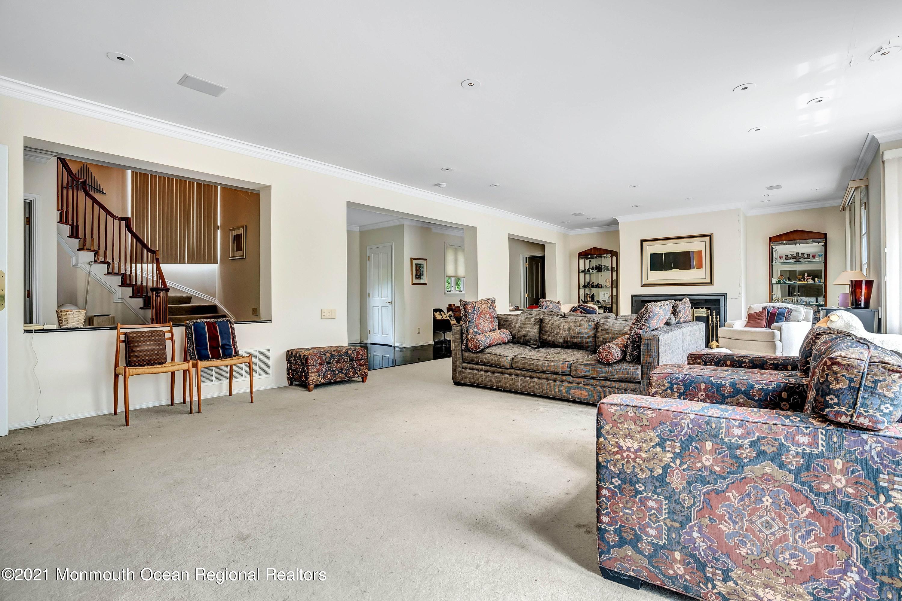 39 Bruns Road West Allenhurst, NJ 07711 - Photo 8 of 29 Living room
