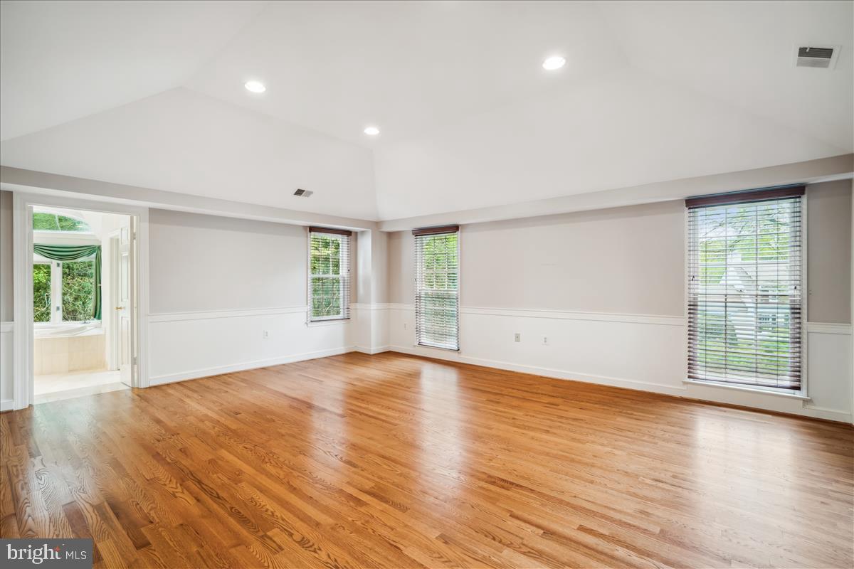 8627 Burdette Road Bethesda, MD 20817 - Photo 30 of 67 Primary bedroom