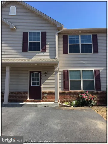 $284,900 | 6438 Creekbend Drive, Mechanicsburg, PA 17050