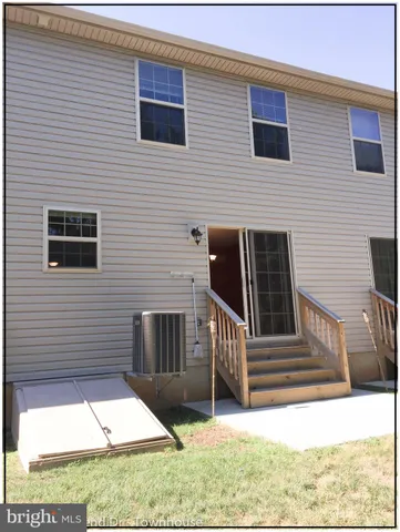 $284,900 | 6438 Creekbend Drive, Mechanicsburg, PA 17050