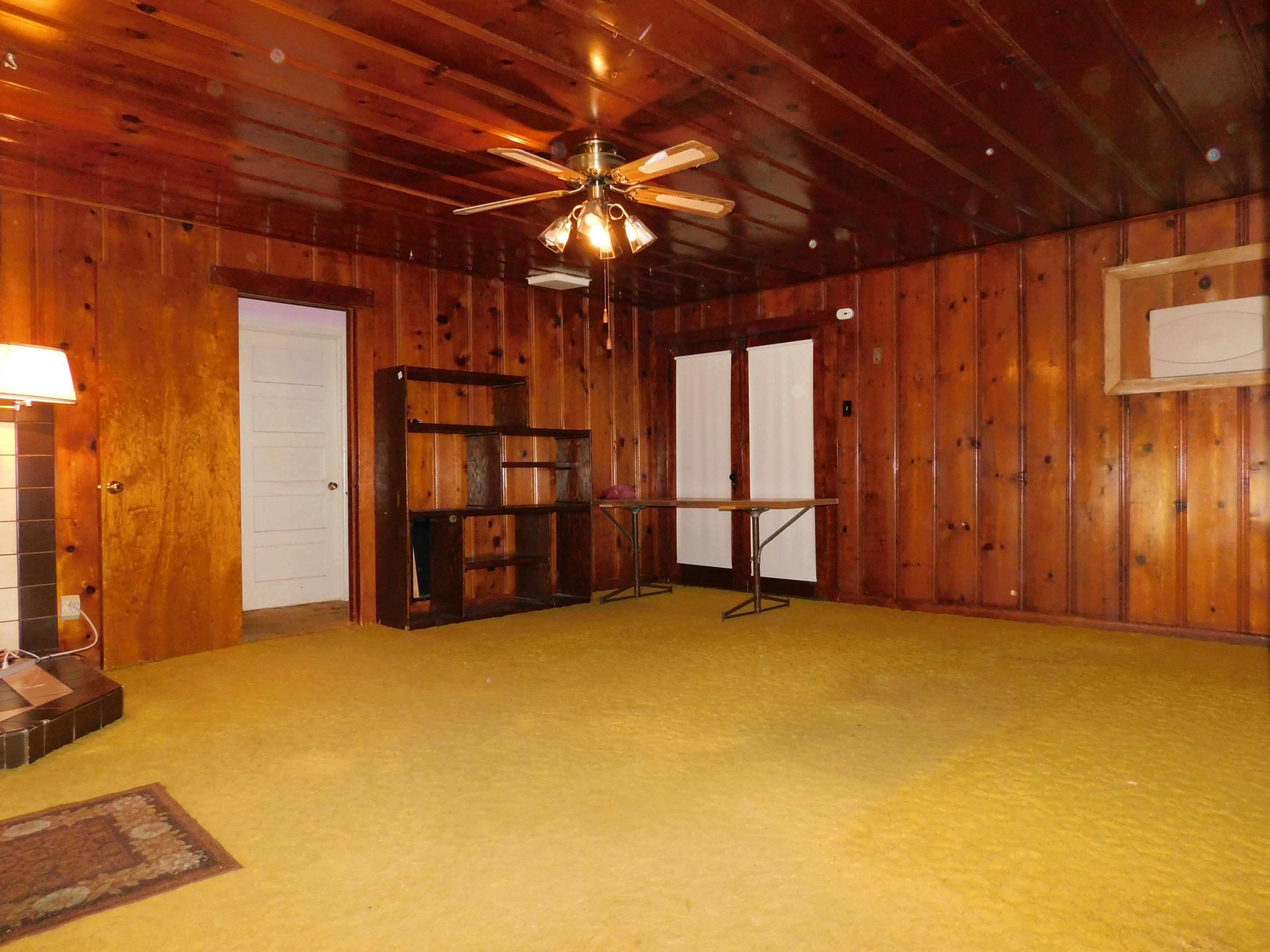 15671 Cloverdale Road Anderson, CA 96007 - Photo 4 of 25 Living Room