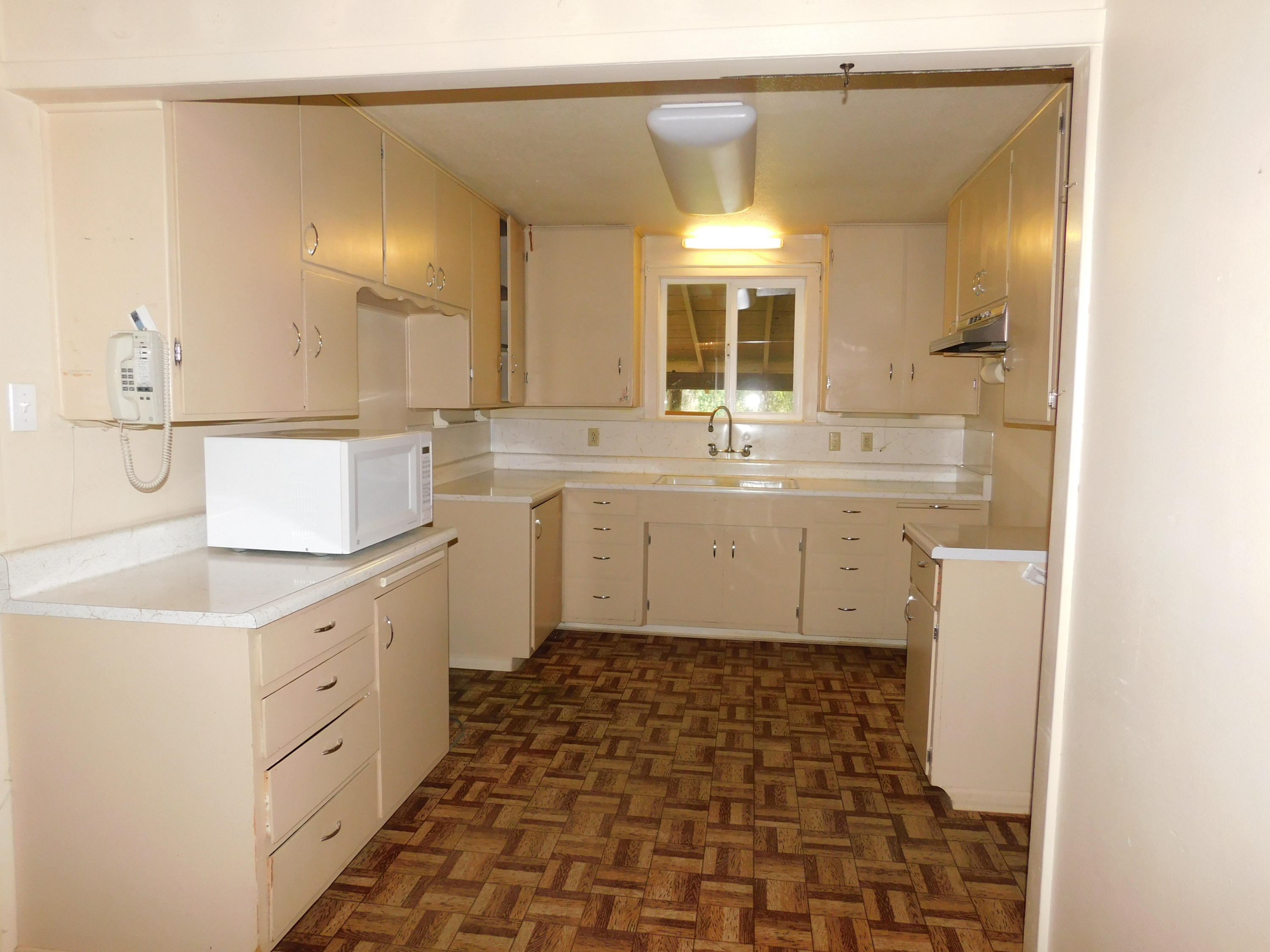 15671 Cloverdale Road Anderson, CA 96007 - Photo 7 of 25 Kitchen