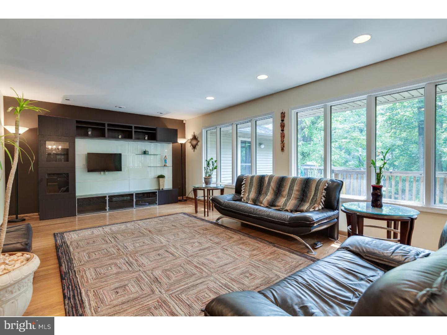 344 Covered Bridge Road Cherry Hill, NJ 08034 - Photo 7 of 24 Living Room