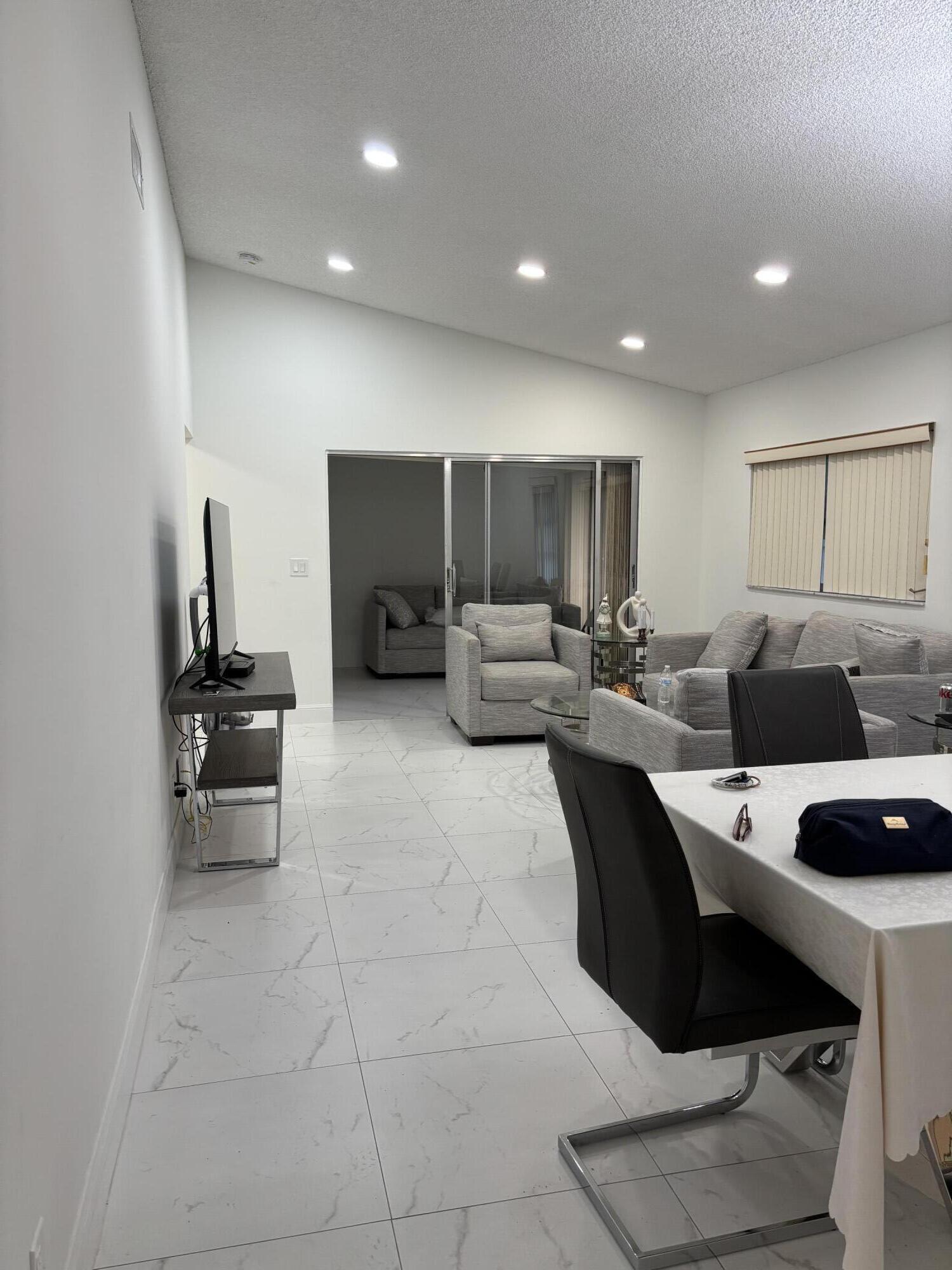 8065 Springtree Road Boca Raton, FL 33496 - Photo 2 of 25 IMG_2964