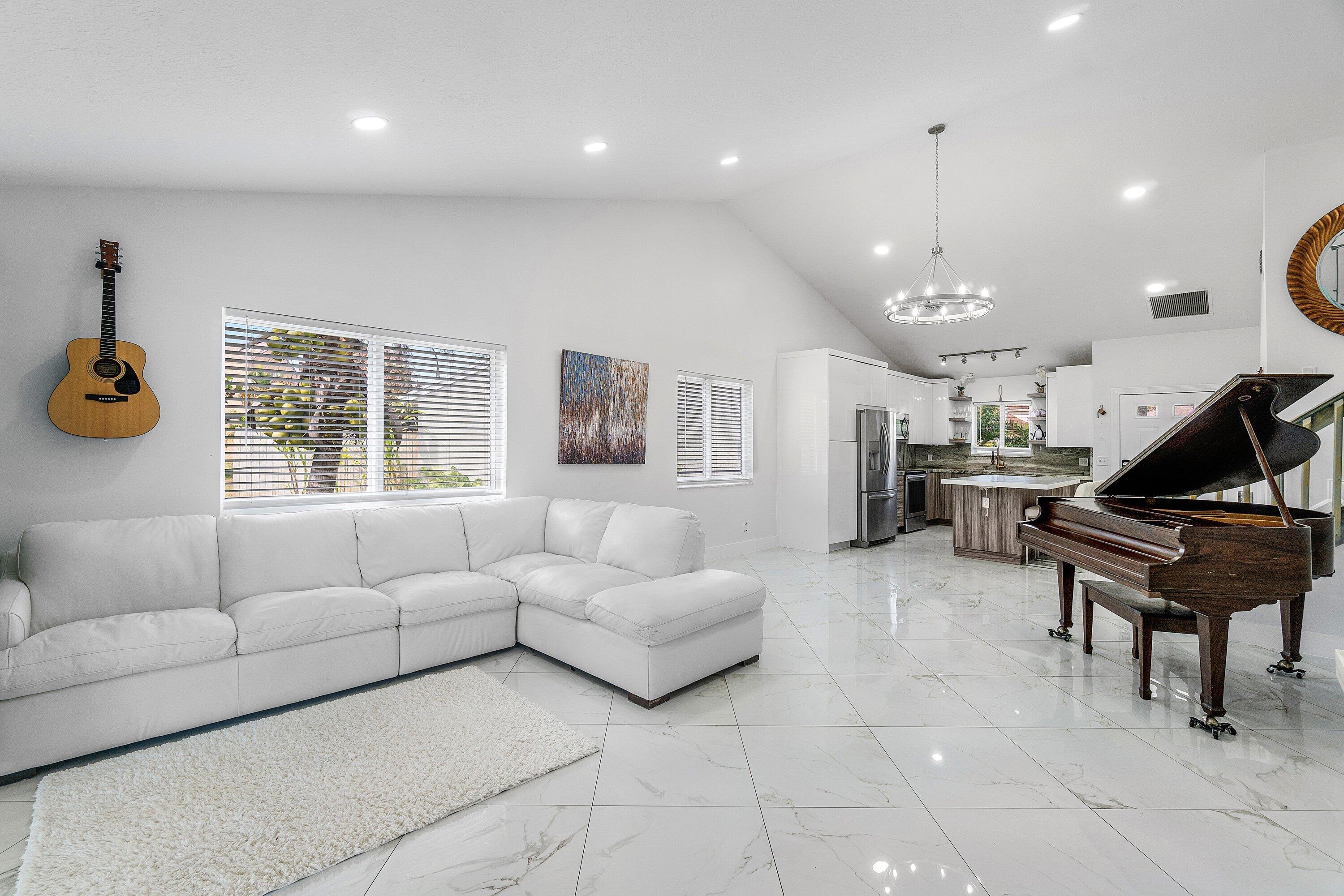 101 Azalea Circle Boynton Beach, FL 33436 - Photo 15 of 40 015-101AzaleaCircle-BoyntonBeach-FL-3343