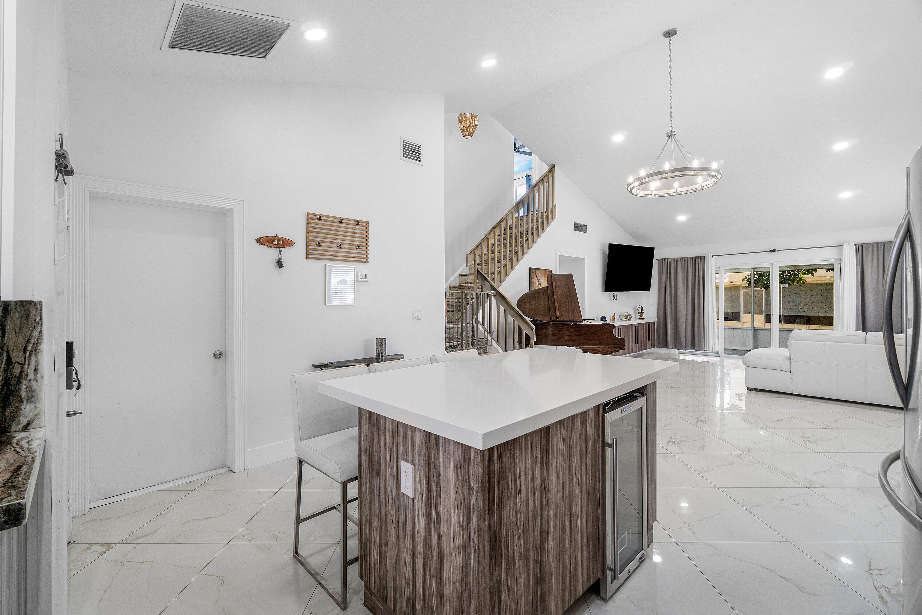 101 Azalea Circle Boynton Beach, FL 33436 - Photo 9 of 40 009-101AzaleaCircle-BoyntonBeach-FL-3343