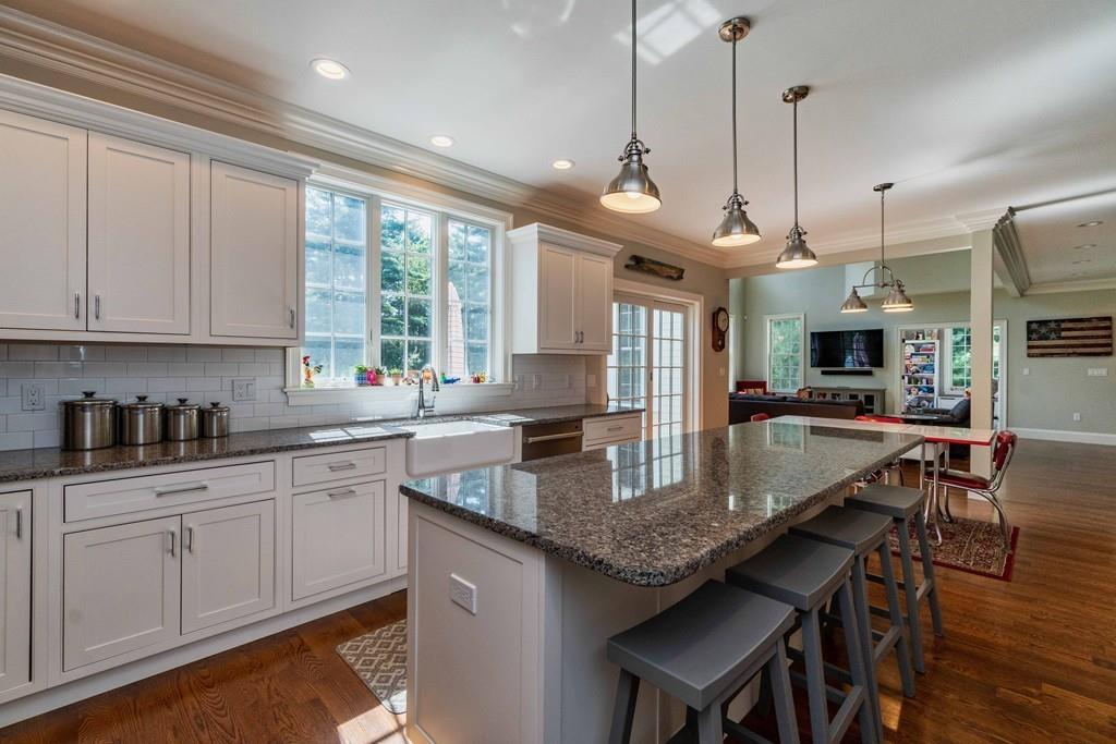 10 Robinson Road Medfield, MA 02052 - Photo 3 of 28 Gallery Image 3