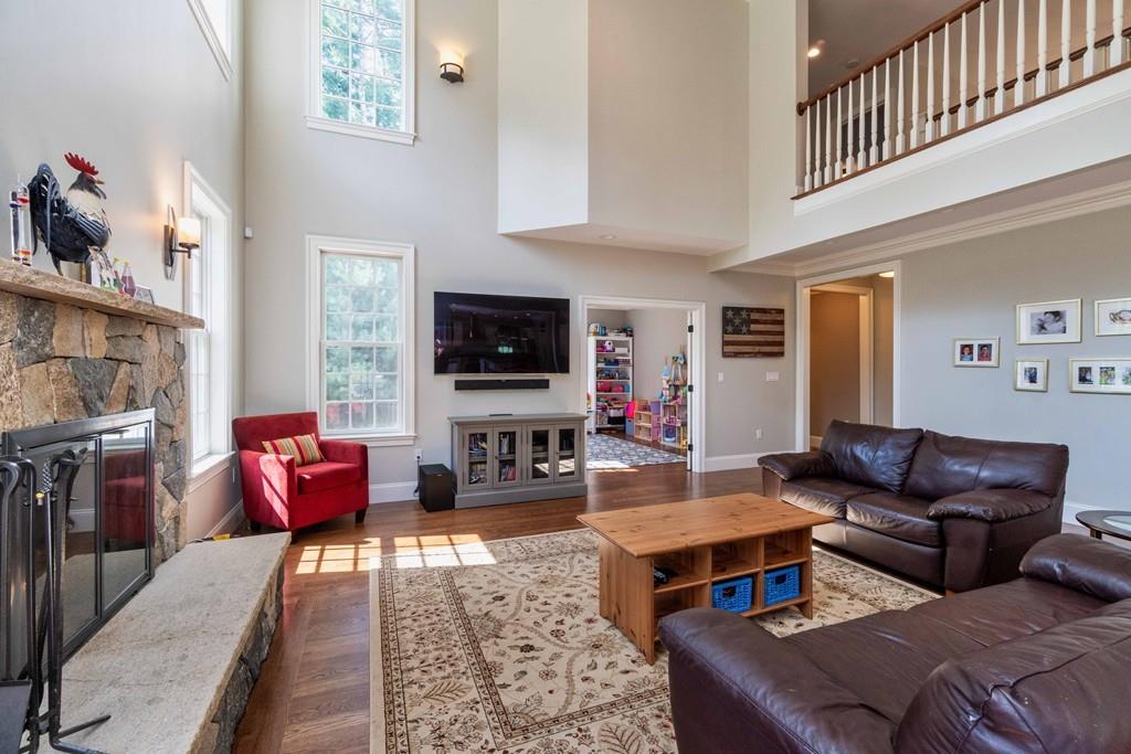 10 Robinson Road Medfield, MA 02052 - Photo 7 of 28 Gallery Image 7
