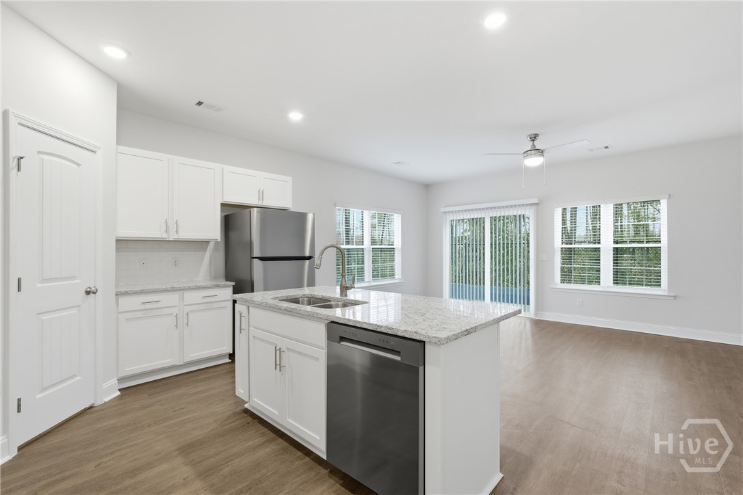120 Hinesley Way Pooler, GA 31322 - Photo 8 of 17 Photo of same floorplan from different unit