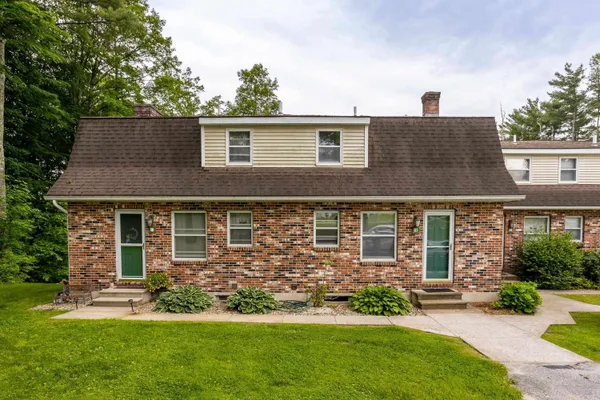 $218,900 | 21 Old Colony Way, Unit B5, Pittsford, VT 05763