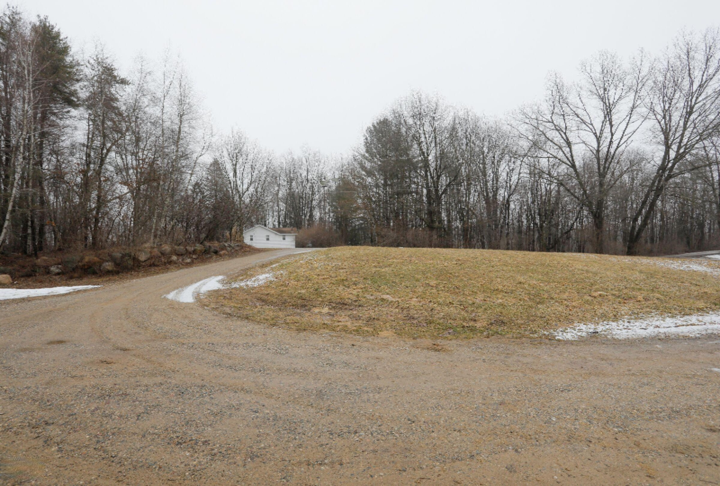 4250 Cloverdale Road Delton, MI 49046 - Photo 10 of 78 l6NgY0tA