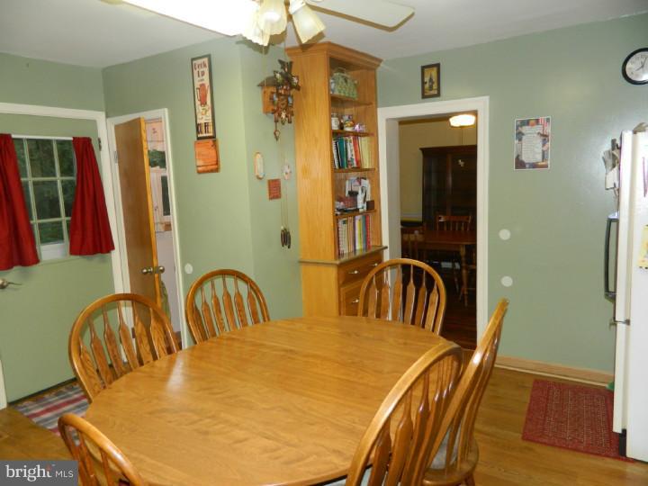 281 West Valley Road Wayne, PA 19087 - Photo 6 of 21 Kitchen