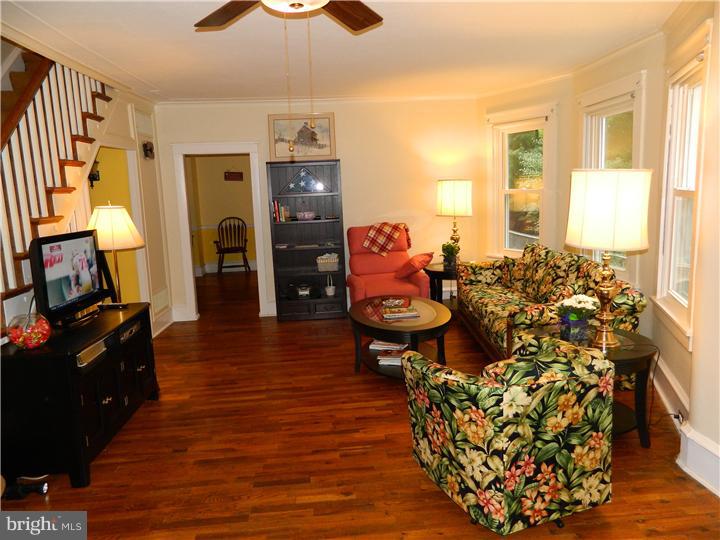 281 West Valley Road Wayne, PA 19087 - Photo 7 of 21 Living Room