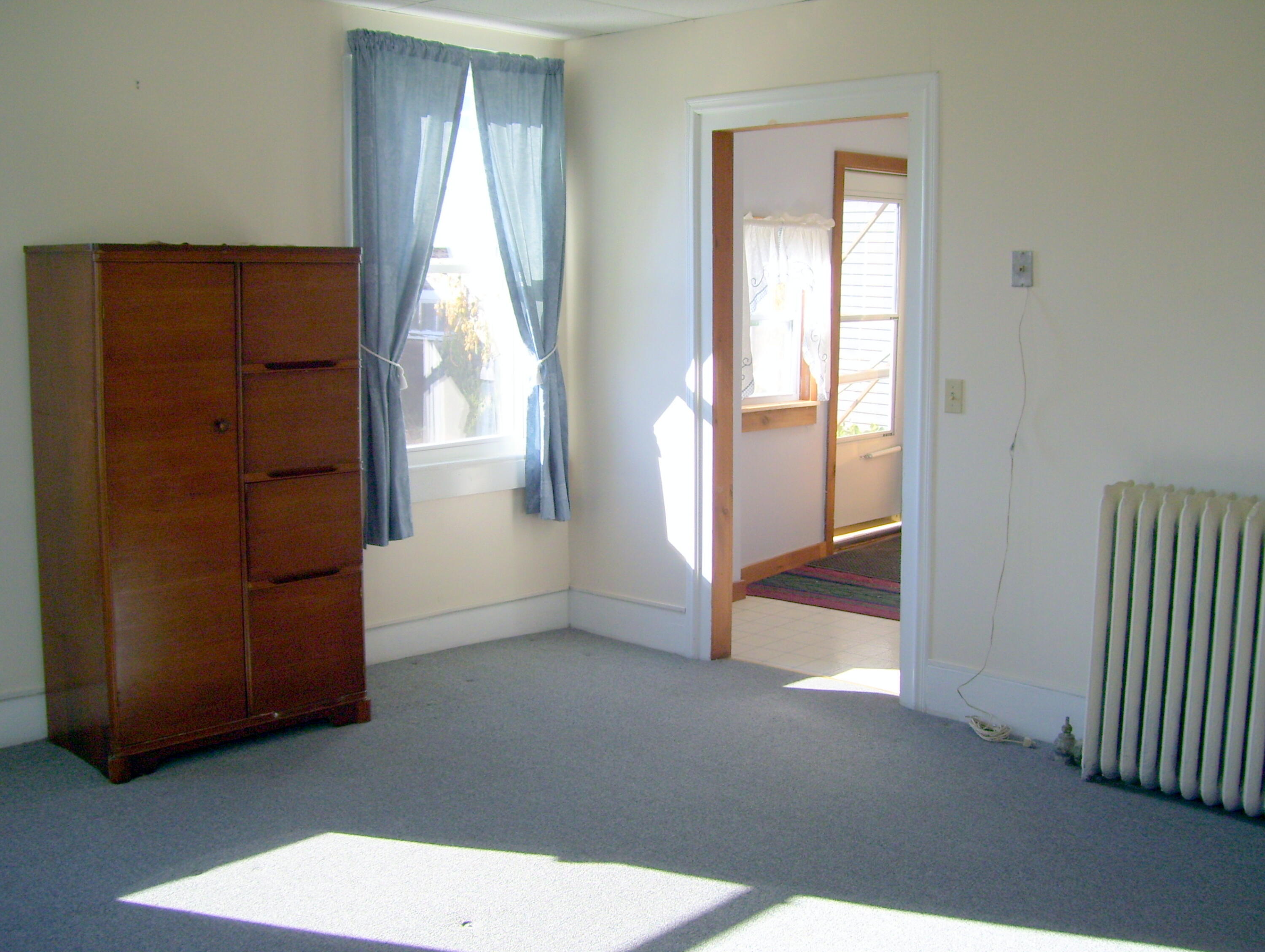 1242 Clinton Avenue Waterville, ME 04901 - Photo 27 of 69 in law living 2