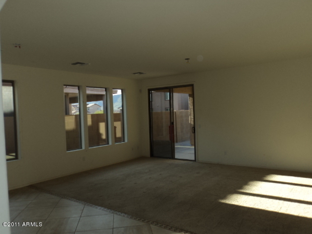 2417 West Beverly Rd. Phoenix, AZ 85041 - Photo 13 of 26 Great Room