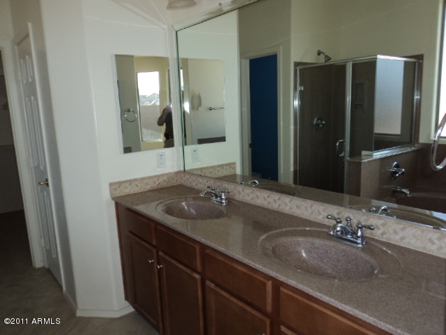 2417 West Beverly Rd. Phoenix, AZ 85041 - Photo 16 of 26 Double Sinks Master