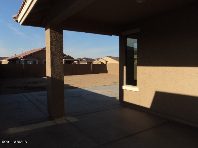 2417 West Beverly Rd. Phoenix, AZ 85041 - Photo 7 of 26 Patio