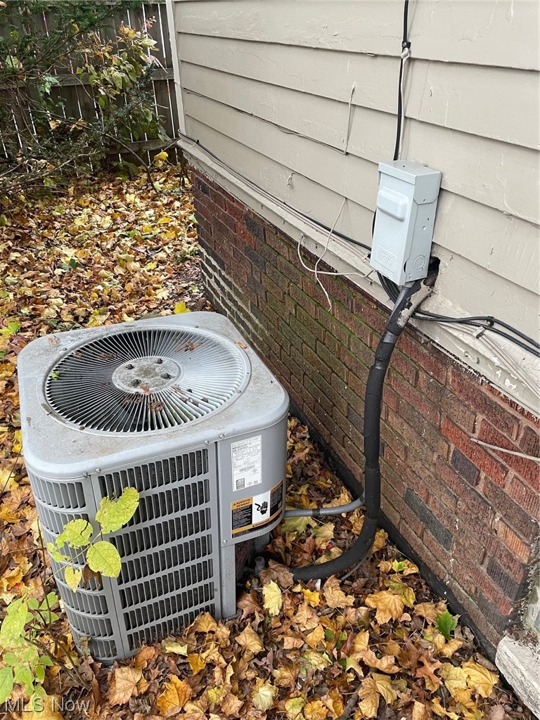 3185 Sycamore Road Cleveland, OH 44118 - Photo 33 of 33 Details featuring central AC