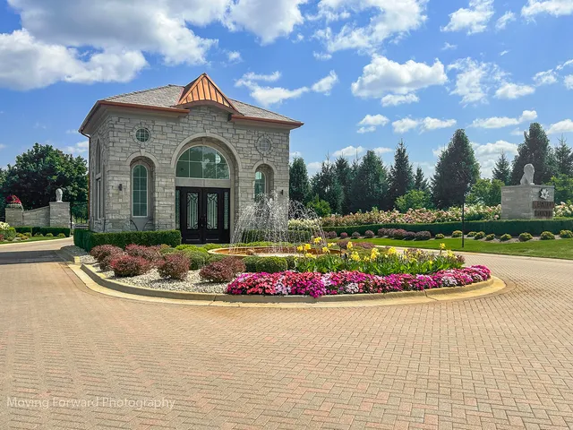$699,000 | 30 Star Lane, South Barrington, IL 60010