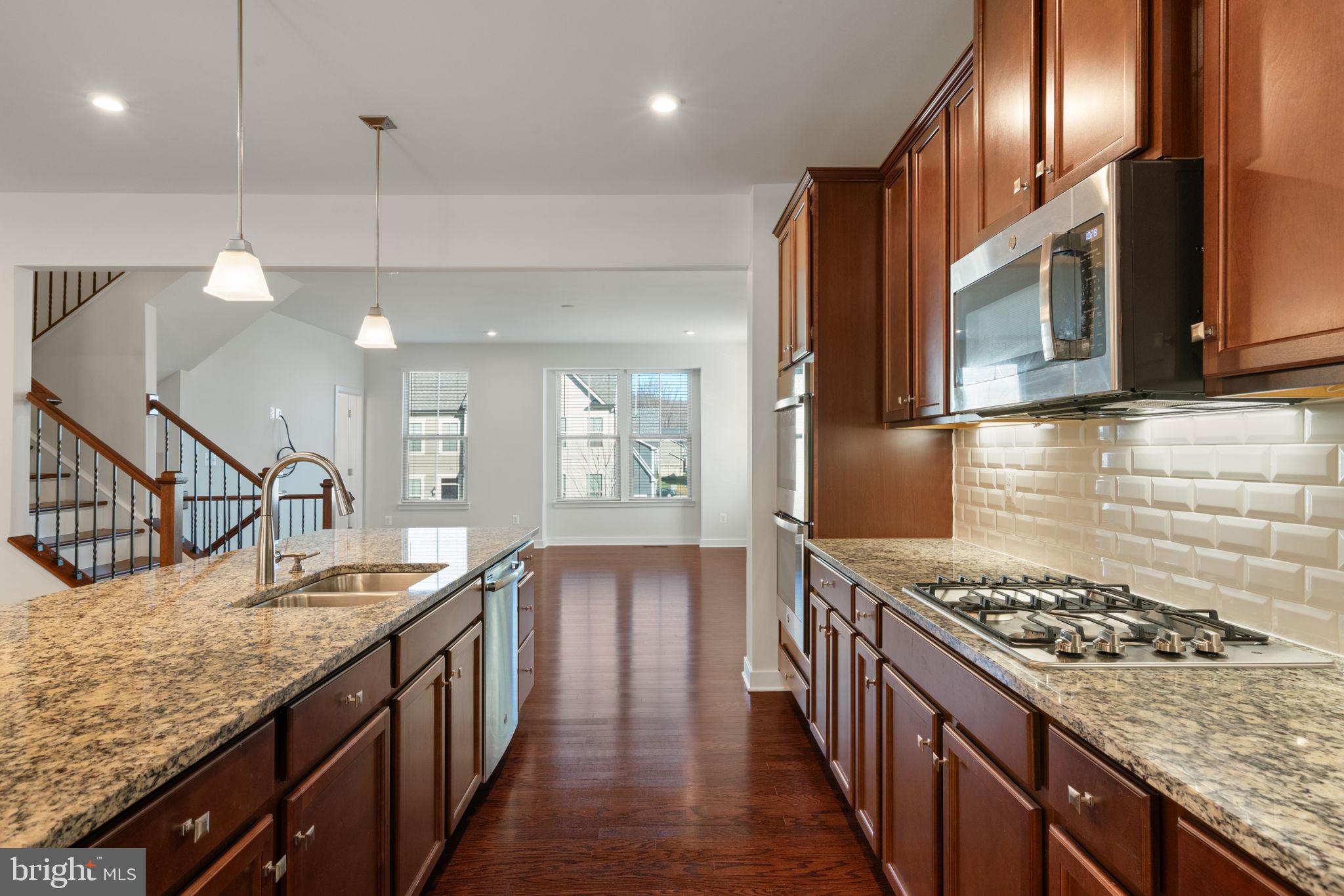 18037 Red Mulberry Road Dumfries, VA 22026 - Photo 19 of 74 Lots of natural light