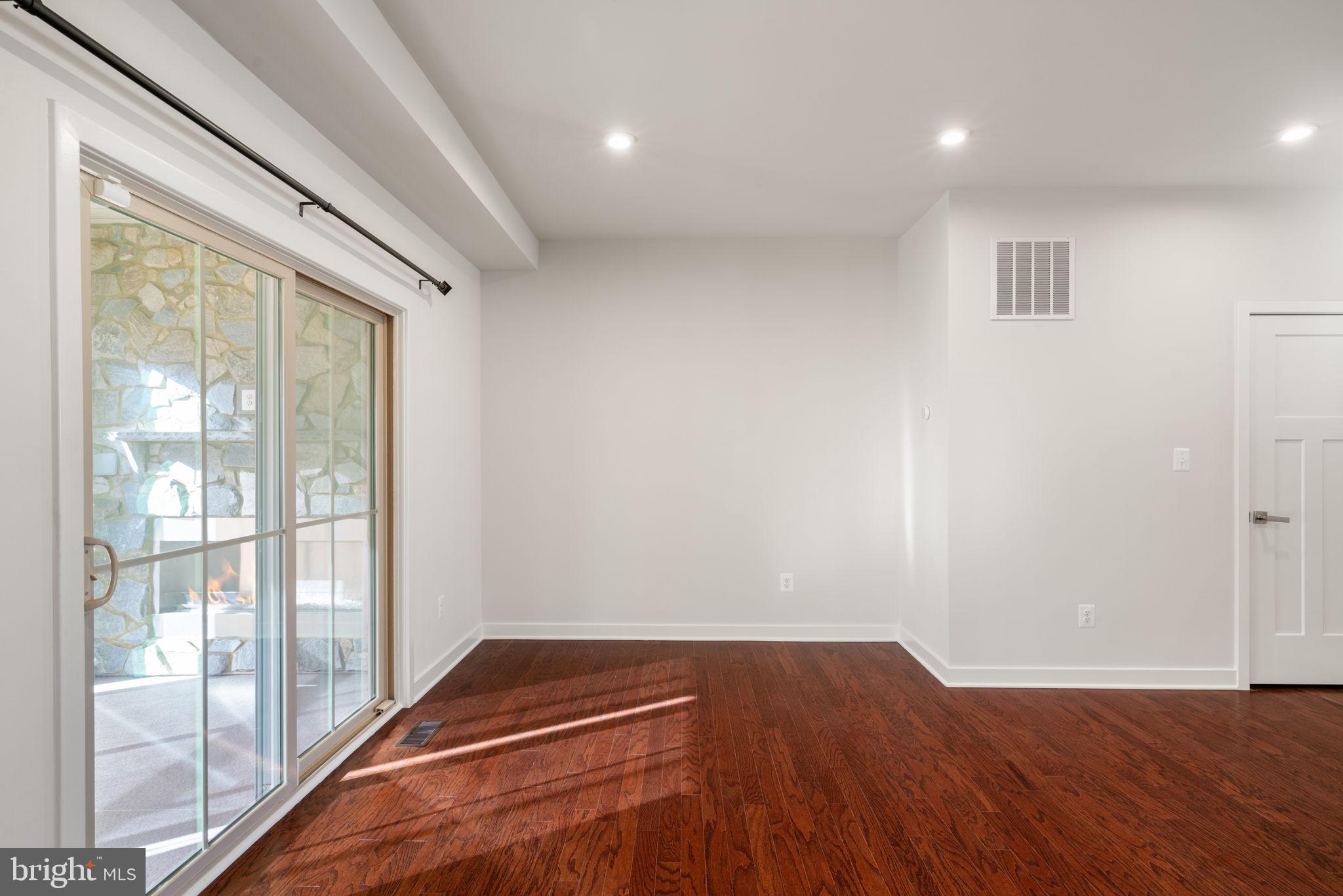 18037 Red Mulberry Road Dumfries, VA 22026 - Photo 23 of 74 Breakfast room unfurnished