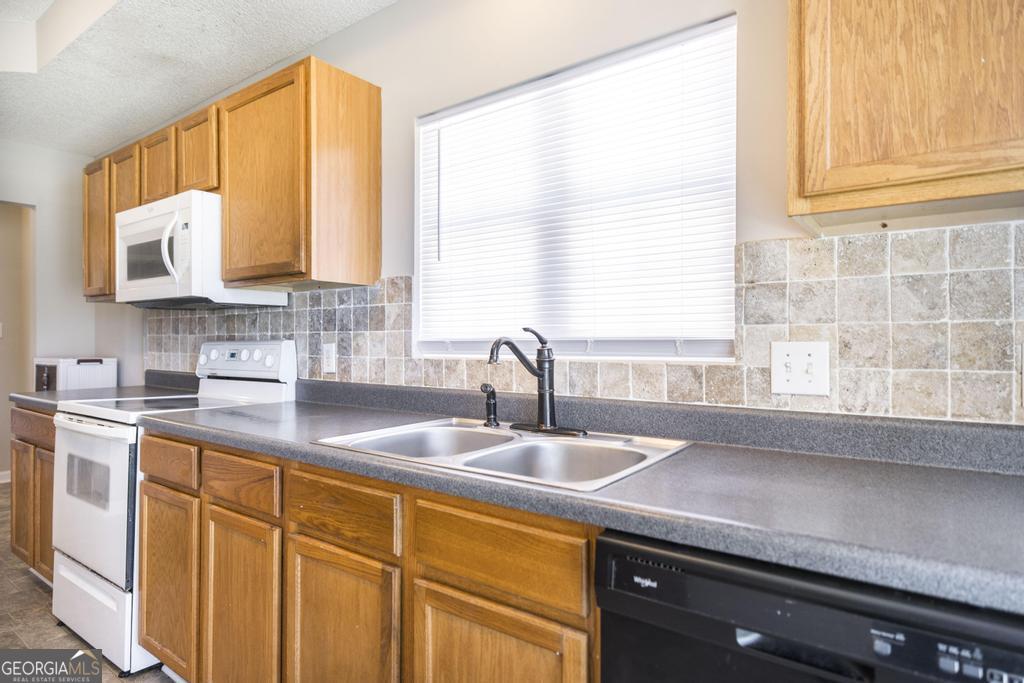 342 Peach Blossom Road Bonaire, GA 31005 - Photo 15 of 33