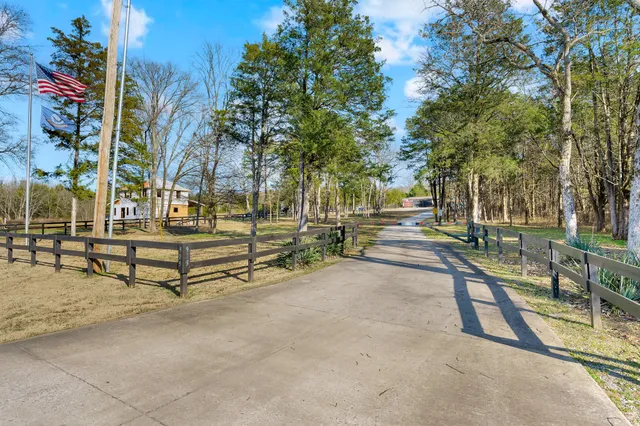 $509,000 | 905 Chapel Hill Pike, Eagleville, TN 37060