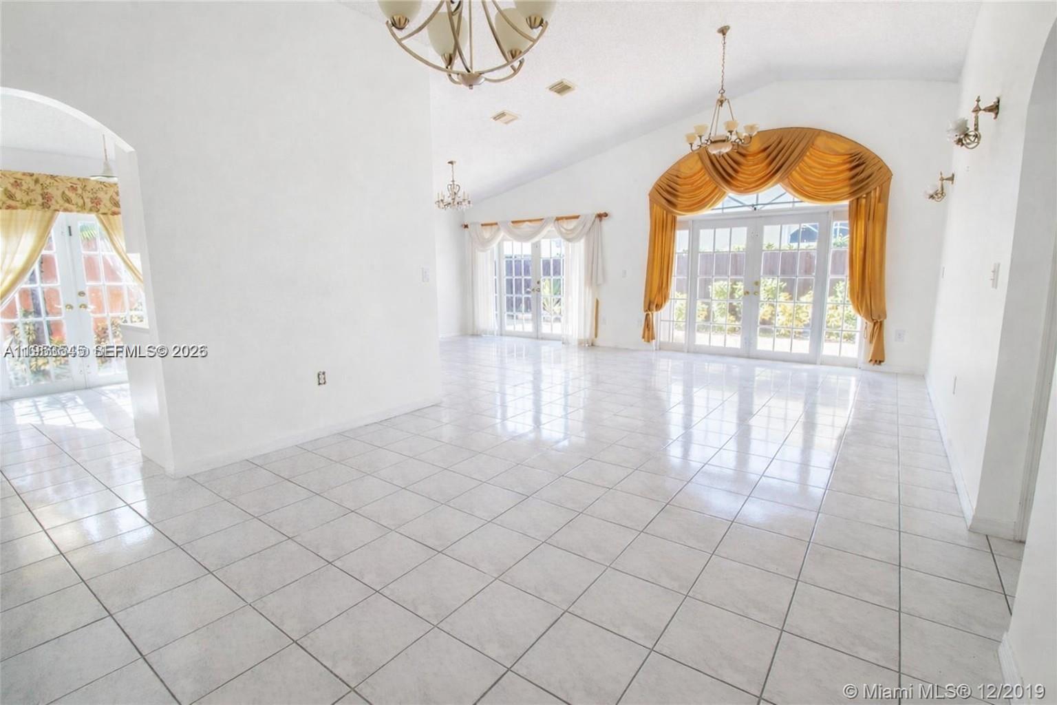 8224 Southwest 157th Court Miami, FL 33193 - Photo 10 of 23