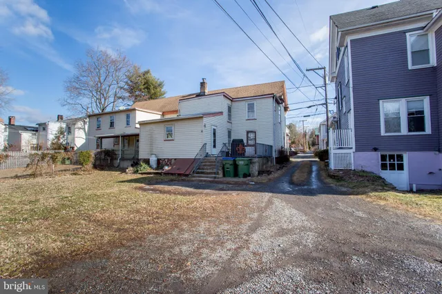 $540,000 | 309-311 Harrison Street, Frenchtown, NJ 08825