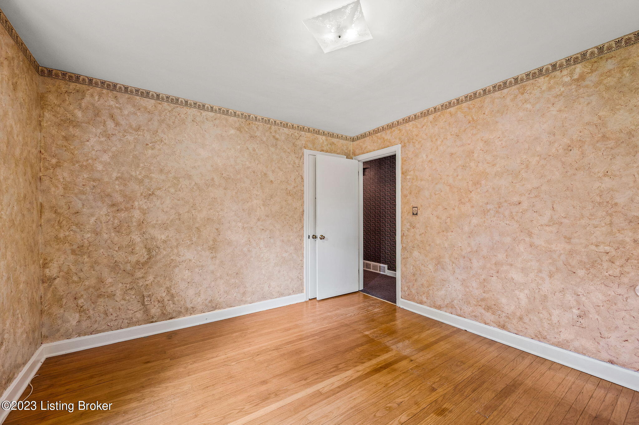 219 Woodcleft Road Louisville, KY 40222 - Photo 20 of 38 Woodcleft Rd 219_July 19, 2023_Seitz_FCP