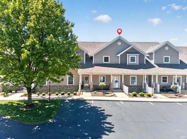 $924,900 | 8732 East Smith Drive, Unit E3, Syracuse, IN 46567