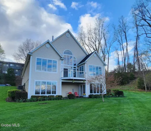 $899,900 | 29 Old Canal Road, Halfmoon, NY 12065