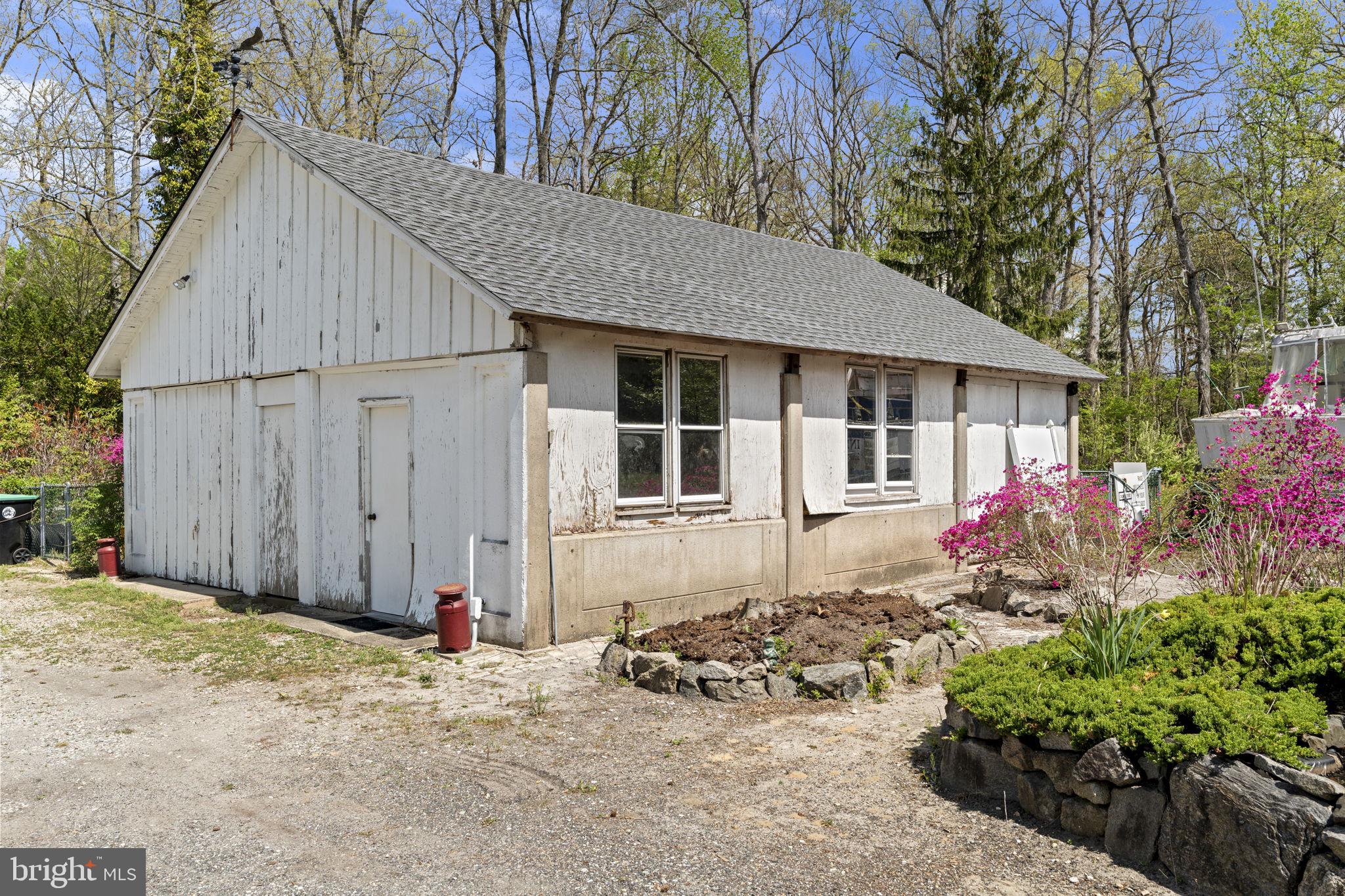 186 South Rte 73 Hammonton, NJ 08037 - Photo 34 of 38 a front view of a house