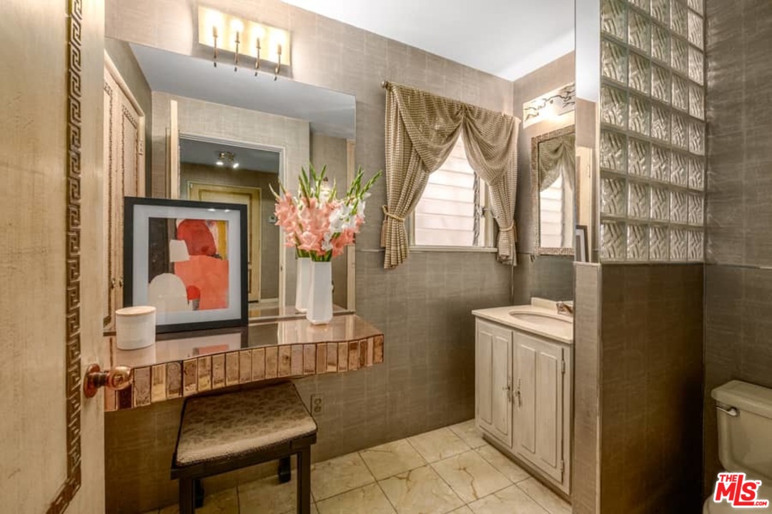 3255 Fryman Road Studio City, CA 91604 - Photo 17 of 35 Gallery Image 17