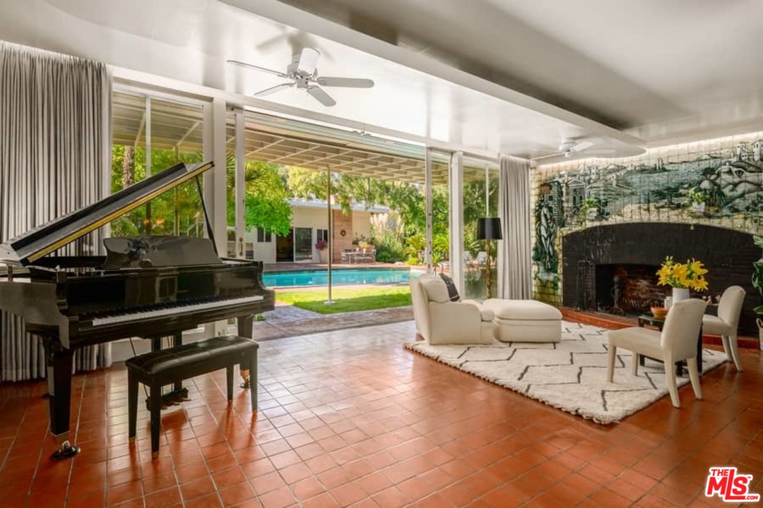 3255 Fryman Road Studio City, CA 91604 - Photo 7 of 35 Gallery Image 7