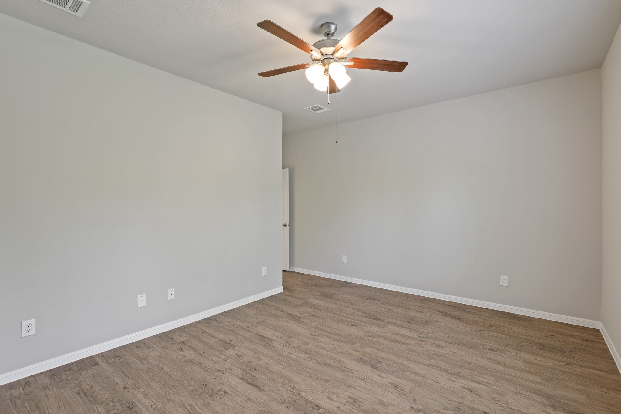 13502 Axel Lane Houston, TX 77047 - Photo 20 of 34 a view of an empty room