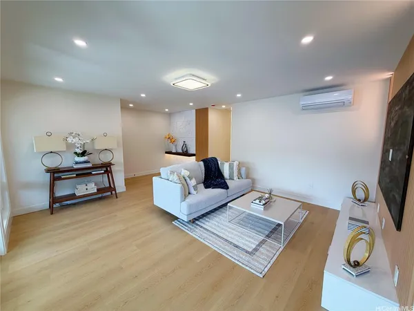 $1,999,000 | 225 Aikane Street, Kailua, HI 96734