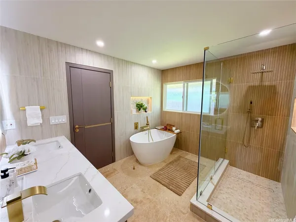 $1,999,000 | 225 Aikane Street, Kailua, HI 96734