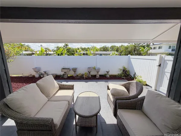 $1,999,000 | 225 Aikane Street, Kailua, HI 96734