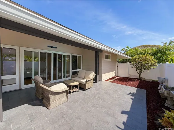 $1,999,000 | 225 Aikane Street, Kailua, HI 96734