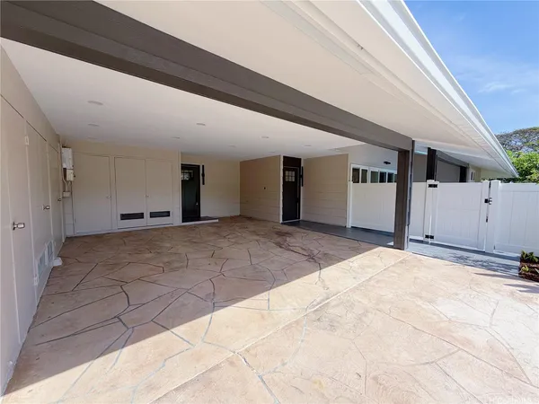 $1,999,000 | 225 Aikane Street, Kailua, HI 96734