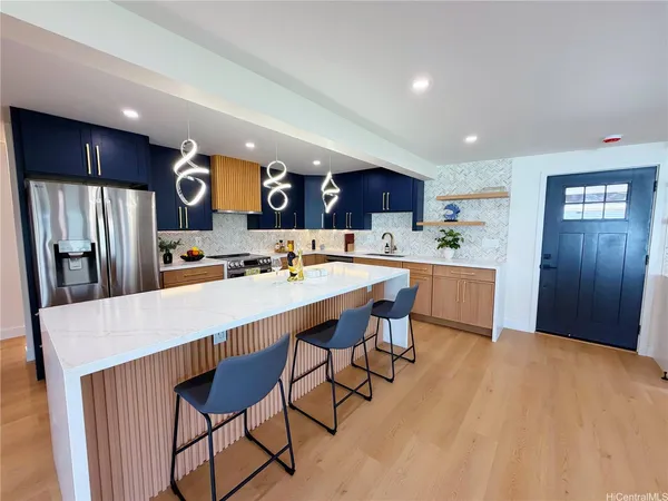 $1,999,000 | 225 Aikane Street, Kailua, HI 96734