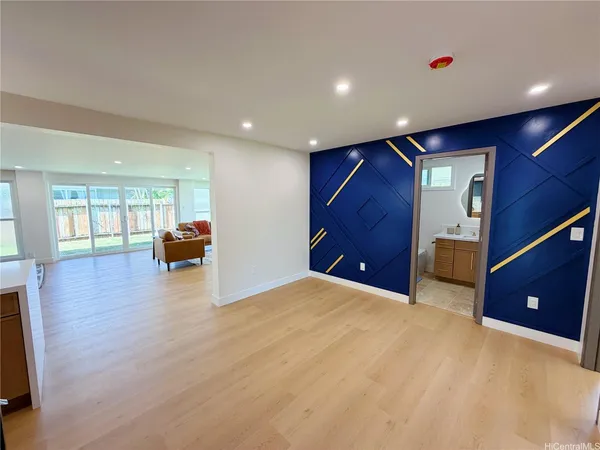 $1,999,000 | 225 Aikane Street, Kailua, HI 96734