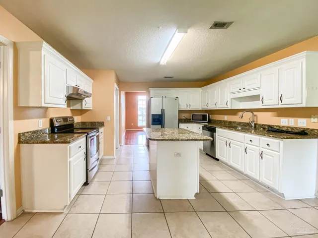 $2,350 | 9121 Sebring Drive, Pensacola, FL 32506