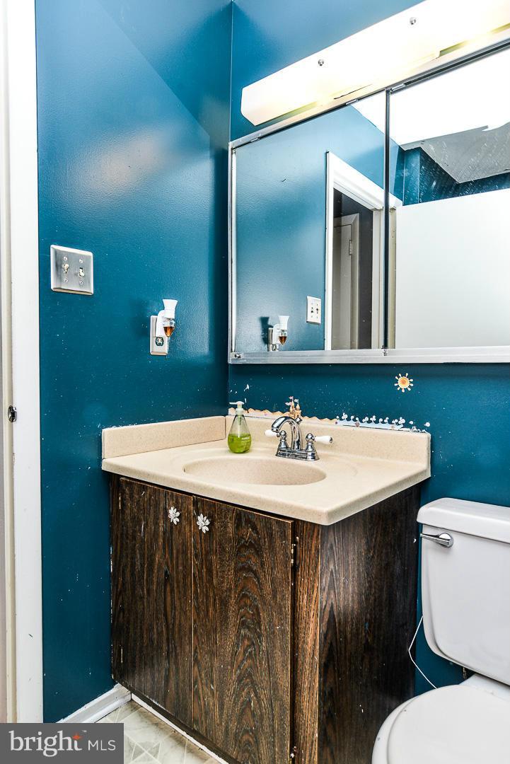 11974 Greywing Court Reston, VA 20191 - Photo 14 of 21 Master bedroom with Private attached full bath