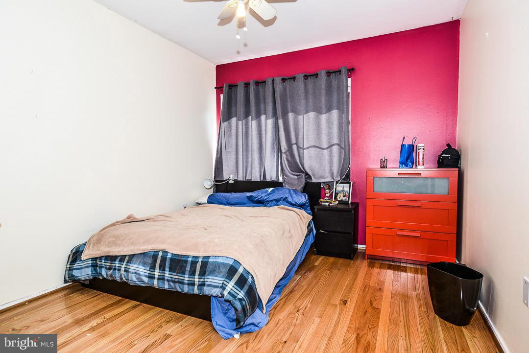 11974 Greywing Court Reston, VA 20191 - Photo 17 of 21 2nd bedroom w/wood floors